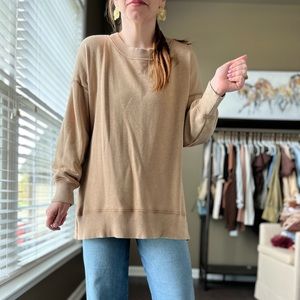 Aerie size medium tan split hem sweatshirt